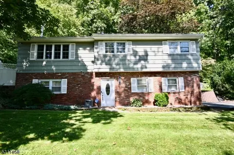 38 Paderewski Rd, Jefferson, NJ 07438