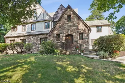 52 Llewellyn Rd, Montclair, NJ 07042