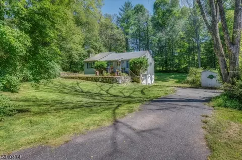 916 Cedar Dr, Newton, NJ 07860