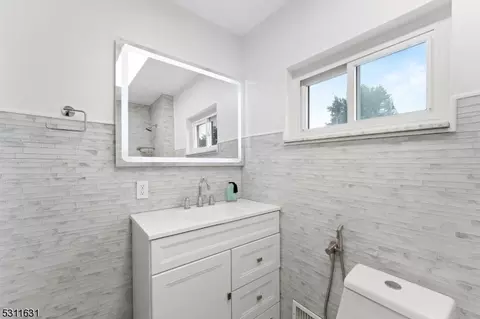 112 Elm Ave, Hackensack, NJ 07601 photo 8