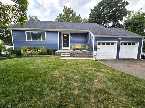 66 Winston Dr, East Franklin, NJ 08873