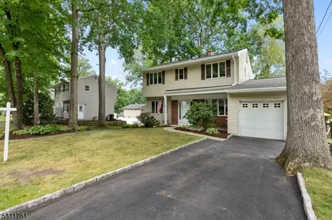 53 Deer Path Dr, Mount Olive, NJ 07836 photo 2