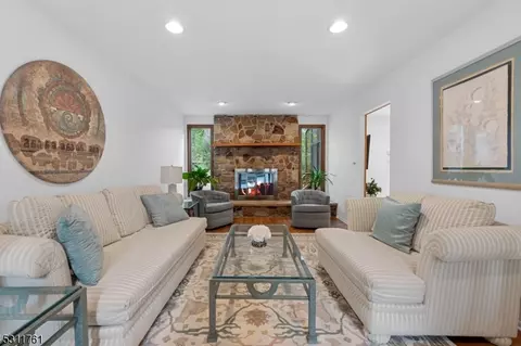 53 Deer Path Dr, Mount Olive, NJ 07836 photo 6
