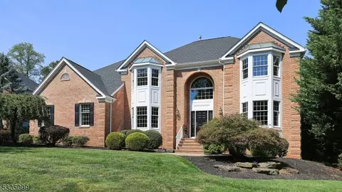 25 Talmadge Ln, Bernards, NJ 07920