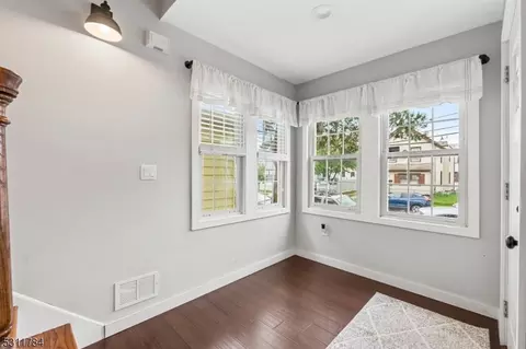 695 Devon St, Kearny, NJ 07032 photo 4