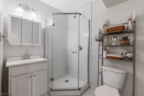 695 Devon St, Kearny, NJ 07032 photo 46