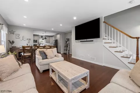 695 Devon St, Kearny, NJ 07032 photo 7