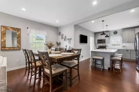 695 Devon St, Kearny, NJ 07032 photo 9