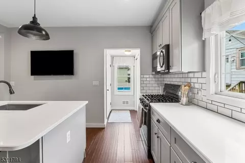 695 Devon St, Kearny, NJ 07032 photo 19