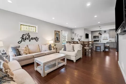 695 Devon St, Kearny, NJ 07032 photo 6