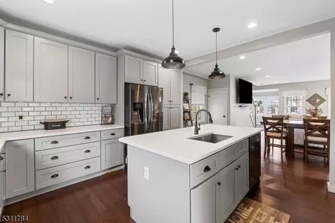 695 Devon St, Kearny, NJ 07032 photo 17