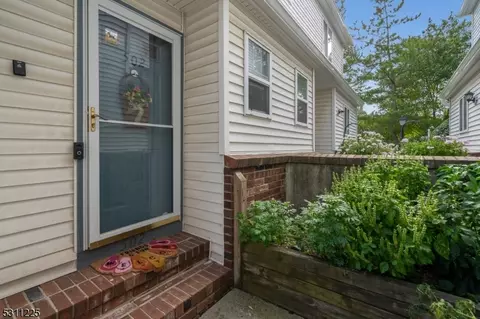 502 Reed Ct, Flemington, NJ 08822