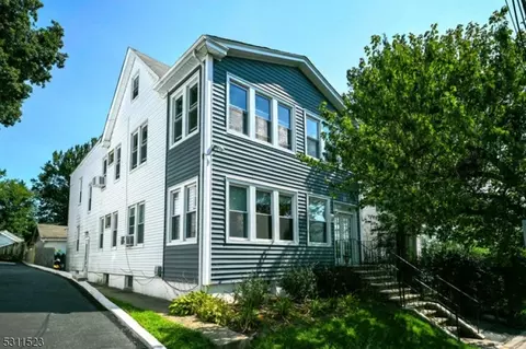 17 Boyden Pkwy, Maplewood, NJ 07040