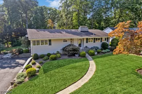 5 Deer Path, Green Brook, NJ 08812