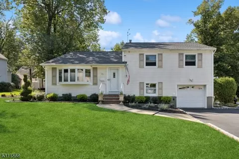 38 Laurel Pl, Caldwell, NJ 07006
