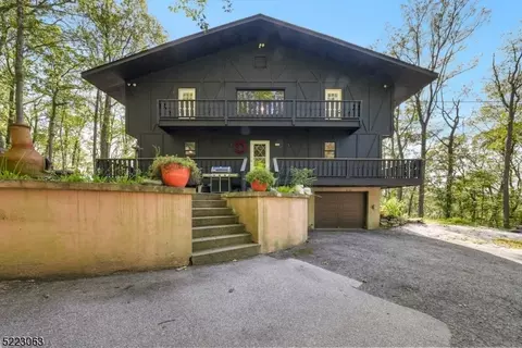 34 Toboggan Trl, Sussex, NJ 07461