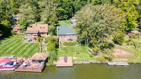 175 Bearfort Rd, West Milford, NJ 07480