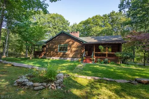 952 Old School House Rd, Blairstown, NJ 07825