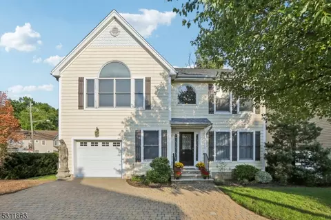 1 Wayne Ct, Waldwick, NJ 07463 photo 1