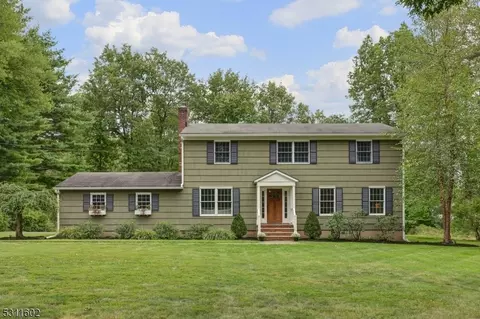76 Queen Anne Dr, Bernards, NJ 07920