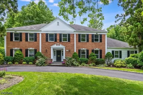 79 Lawrence Dr, Millburn Twp, NJ 07078