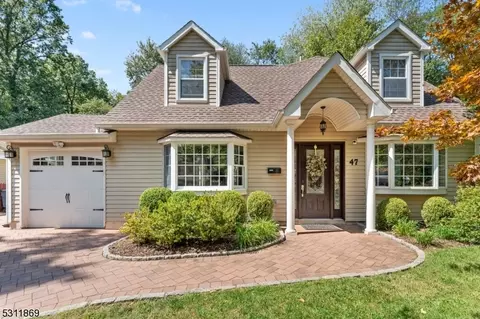 47 Manor Rd, Livingston, NJ 07039
