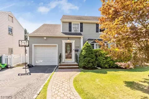 2211 Summit Ter, Linden, NJ 07036