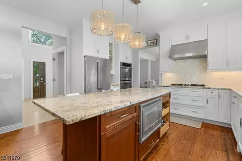 205 Homestead Rd, Paramus, NJ 07652 photo 6