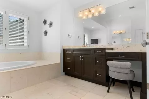205 Homestead Rd, Paramus, NJ 07652 photo 20