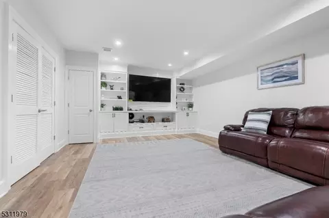 205 Homestead Rd, Paramus, NJ 07652 photo 36