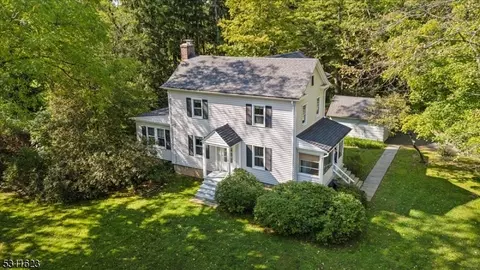 305 S Maple Ave, Bernards, NJ 07920