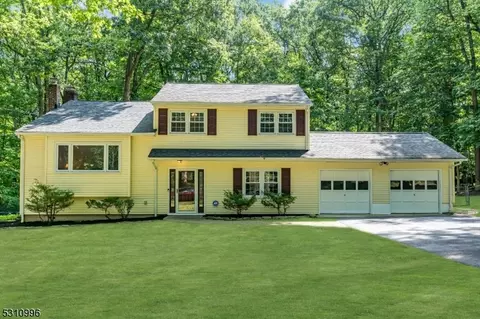 1124 Cambridge Ln, Bridgewater, NJ 08807
