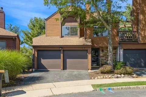 17 Patriot Crossing Ct, Rockaway, NJ 07866