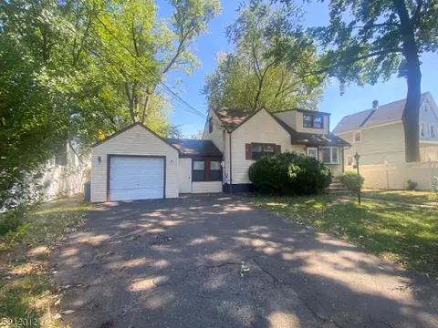 1223 Chestnut St, Roselle, NJ 07203