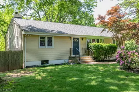 102 Mosher Rd, Princeton, NJ 08540