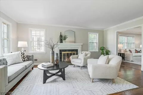 26 Essex Rd, Maplewood, NJ 07040