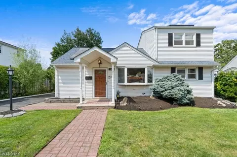 175 Oak Ridge Rd, Clifton, NJ 07013