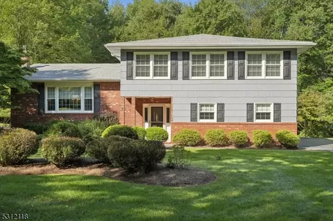 72 Parkview Dr, Roxbury Twp, NJ 07876