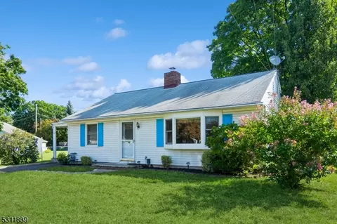 30 Lynn Ave, Middlesex, NJ 08846 photo 3