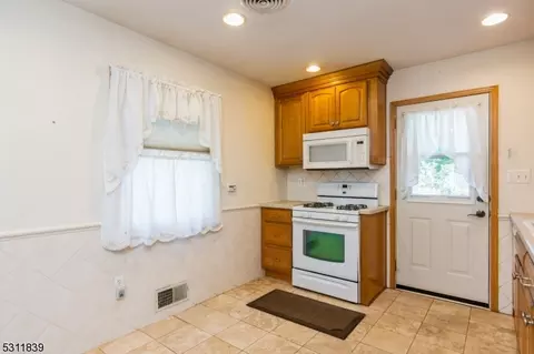 30 Lynn Ave, Middlesex, NJ 08846 photo 21