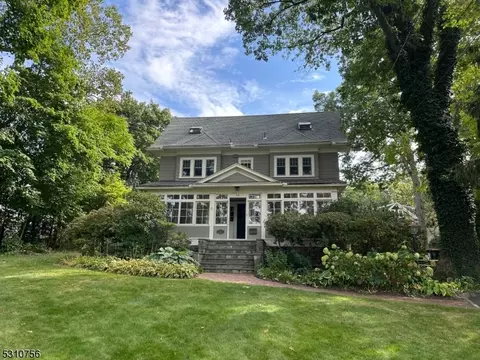 64 Briarcliff Rd, Mountain Lakes, NJ 07046