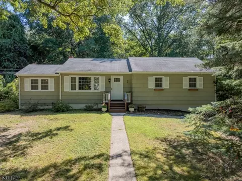 2 Timberview Dr, Sussex, NJ 07461