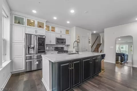 4 Sadie Cir #4201, Union, NJ 07083
