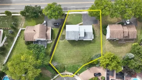 350 Forest Ave, Paramus, NJ 07652 photo 4