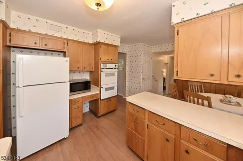 350 Forest Ave, Paramus, NJ 07652 photo 12
