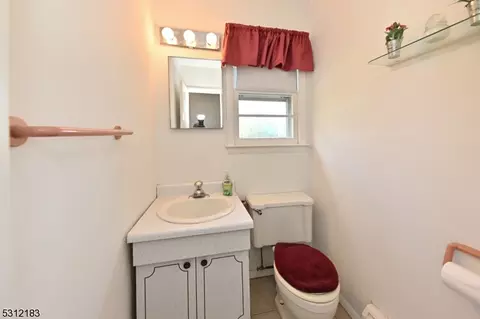 350 Forest Ave, Paramus, NJ 07652 photo 16