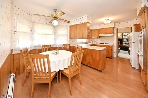 350 Forest Ave, Paramus, NJ 07652 photo 10