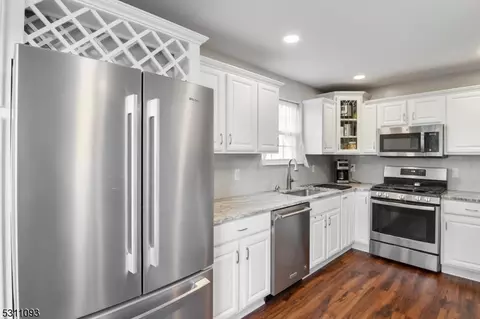 1908 Middlefield Ct, Denville, NJ 07834