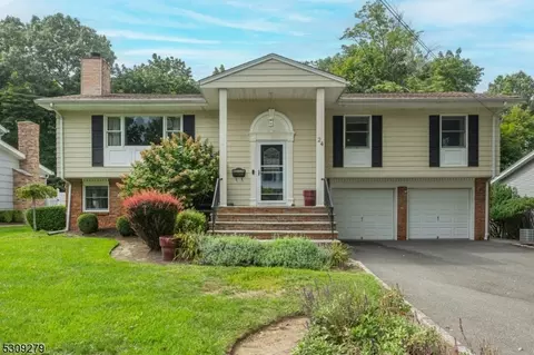 24 Condit Ct, Roseland, NJ 07068