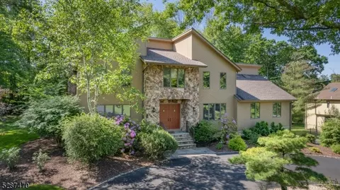 3 Garrity Ter, Montville Twp, NJ 07058